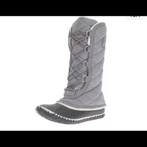 NIB WOMENS Sorel Out N About Faux Fur-Lined Quilted Boots SZ 10 QUARRY